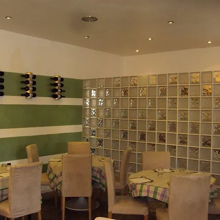 Vintage Hotell 3*