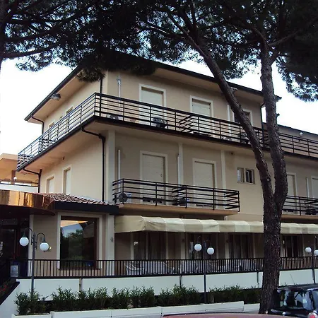 Vintage Hotel 3*